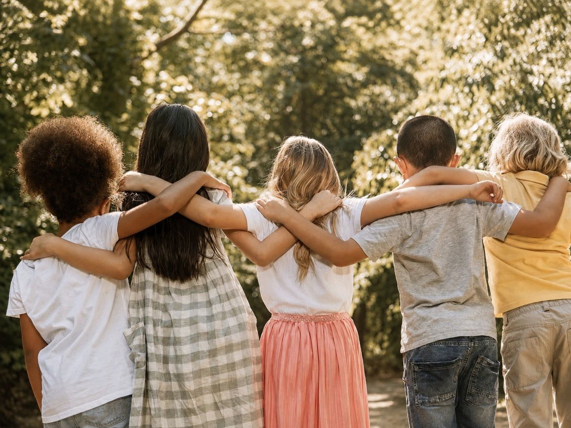 Therapiekind und Begleitkind in Gruppe